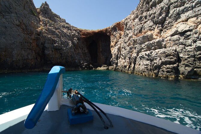 4 Hour Fishing and Swimming Boat Experience in Schisma Eloundas - Fishing on a small boat, rods and bait included