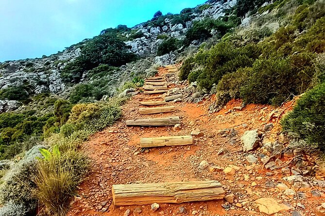 4 Hours Private Hiking on the Strouboulas Mountain, Heraklion - The top at 798 meters: church views, sea air, and photo time