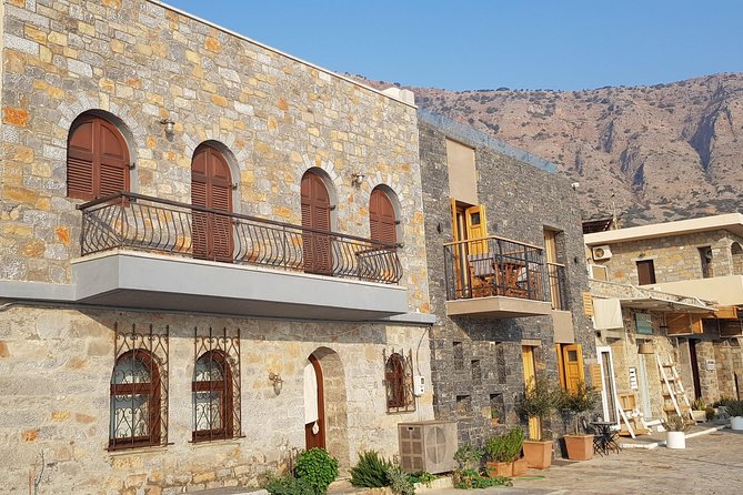 Agios Nikolaos - Elounda - Spinalonga island Day tour - Agios Nikolaos: the lake, the inlet, and an easy finish