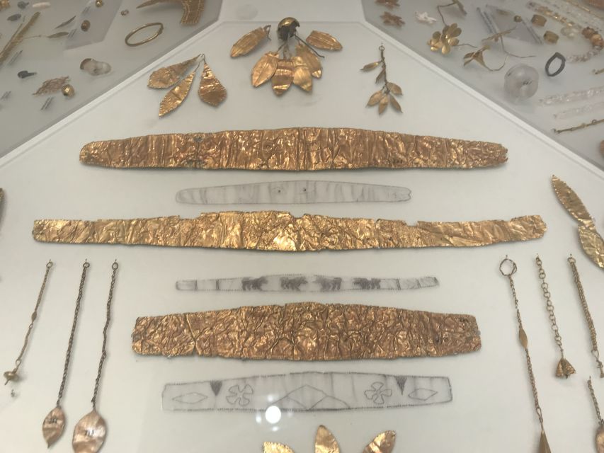 Archaeological Museum of Heraklion: Guided Walking Tour - Parking, drop-off, and how to time your day in Heraklion