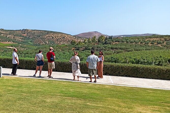 Best Wines of Crete: Wine Tasting Tour & traditional Lunch - The Drive Into Archánes and Why the Lunch Portion Matters