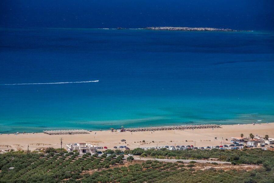 Chania: Balos and Falassarna Tour with Loungers and Lunch - Guides and small-group size: what you get for the money