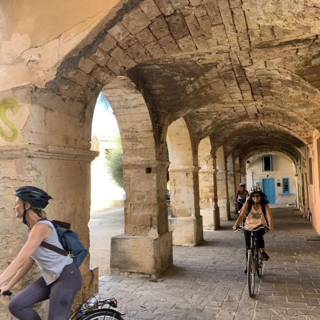 Chania: City Highlights Small Group Bike Tour - Why 2.5 Hours on Two Wheels Makes Sense in Chania