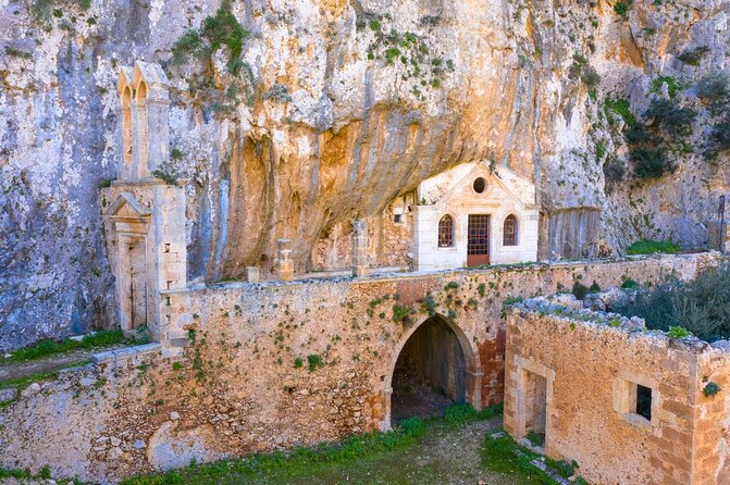 Chania: Hiking through History and Hidden Gems at Katholiko Bay - What to pack: keep it simple, keep it safe