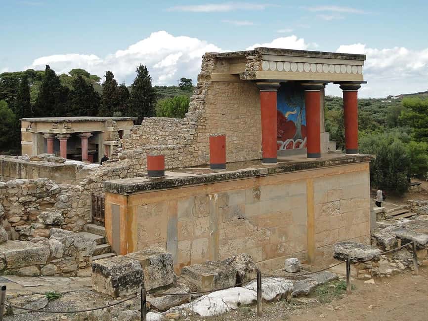 Chania: Knossos Palace - Archaeological museum! - What the Heraklion Stop Gets You: Old Town Walks and a Museum Option