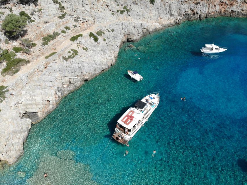 Chania: Menies Beach & Chironisia Bay Cruise with Snorkeling - Time on the Boat: Space, Shade, and the Small Comforts That Matter
