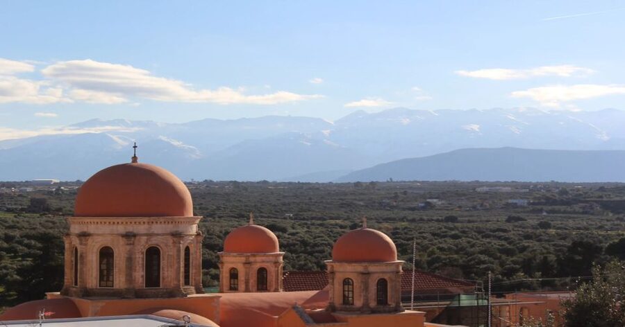 Chania Monasteries Private Tour: A Greek Orthodoxy Tribute - The 1600s monastery stop, and why the altar is a big deal