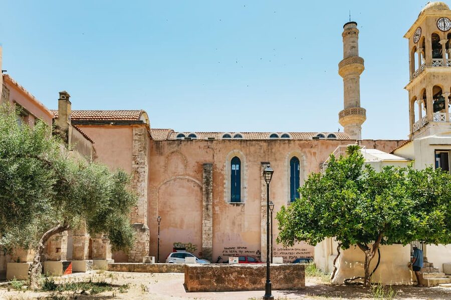 Chania: Old Town Highlights Guided Tour with Street Food - Meeting at Bougatsa Chania, then straight into the market world