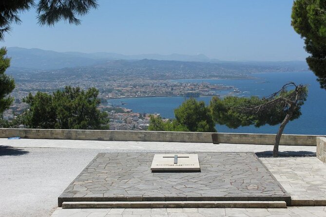 Chania Old Town & Top Sights | Private from Heraklion Region - Venizelos Graves: short stop, big views over Chania