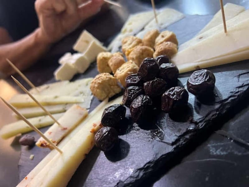 Chania Old Town: Vegetarian Food & Sightseeing Walking Tour - Why this Chania vegetarian walking tour makes sense in Old Town