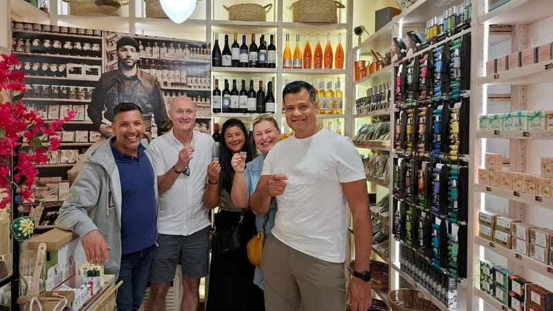 Chania Old Town: Vegetarian Food & Sightseeing Walking Tour - Practical tips for a smoother day (and better photos)