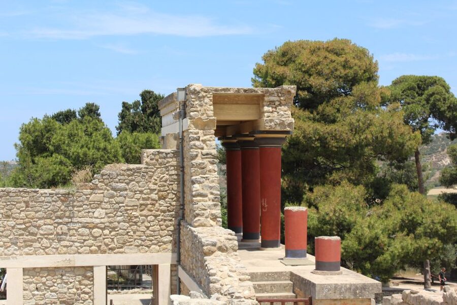 Chania to Knossos Palace- Heraklion City Private Guided Tour - Heraklion City time: old town and port, plus practical direction