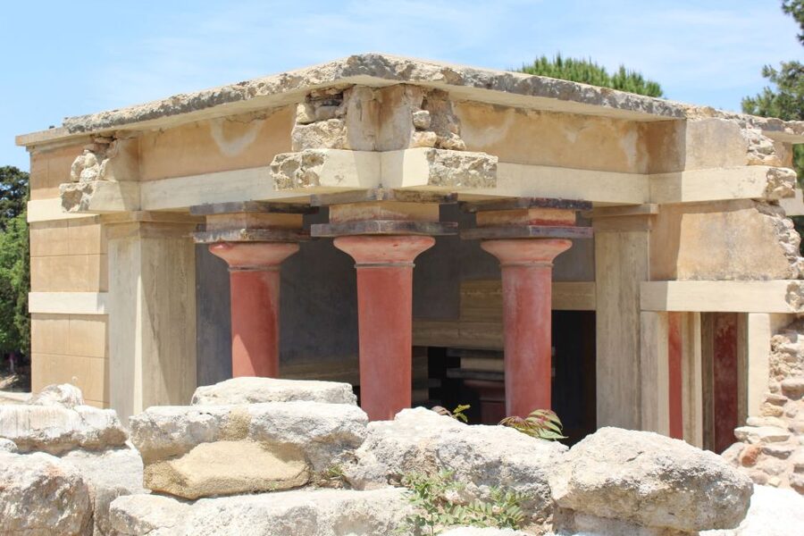 Chania to Knossos Palace- Heraklion City Private Guided Tour - The Archaeological Museum of Heraklion: rare finds, optional but worth it