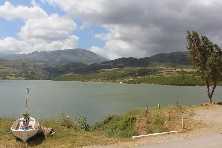 Chania to the Lakes of Crete: Private tour to Aqua Paradise - Heading east to Lake Kournas: the big sweetwater moment