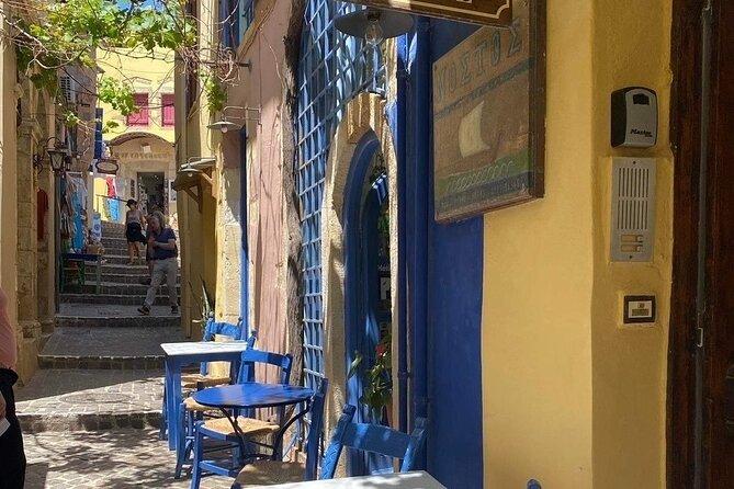 Chania Walking Food And Wine Night Tour - Stop 5: Kalitsounia and Sfakianopita in a Cozy Restaurant