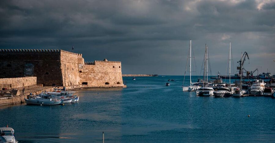 Crete: Day Tour to Heraklion City, Market & CRETAquarium - From pick-up to port city, the logistics that matter