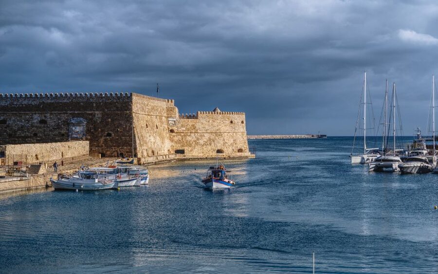 Crete: Heraklion Center, Local Market and Creta Aquarium - Museums and side stops you can add during your own 3.5 hours