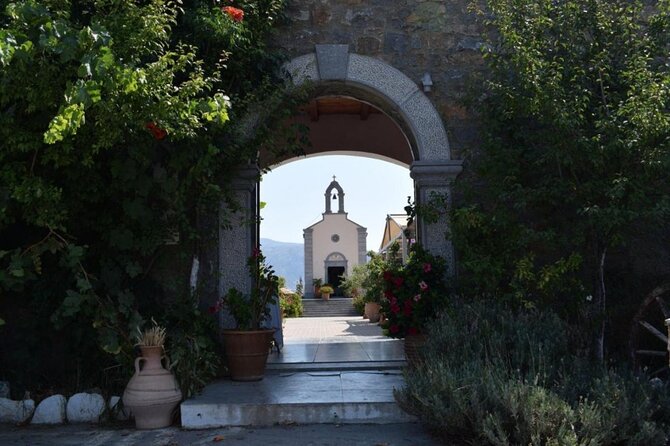 Crete in a Day: Knossos, Soap Workshops, Olive Oil & Wine Tasting - Olive Mill Tour and Olive Oil Tasting: The Taste Behind the Island’s Flavor