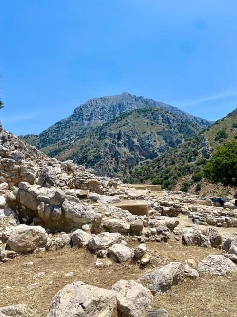 Crete: Kavousi Canyon Guided Hike & Beach Swim - Azorias: a quick stop that gives you perspective (and a sea view)