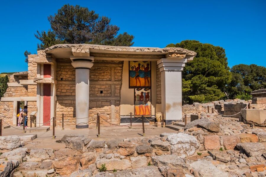 Crete: Knossos Palace Entry Ticket with Optional Audio Guide - The Walk at Knossos, What to Look For in the Grand Palace
