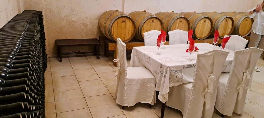 Crete: Knossos Palace, Winery & Olive Oil Tour with Lunch - Olive oil sampling: tasting quality, not just a souvenir