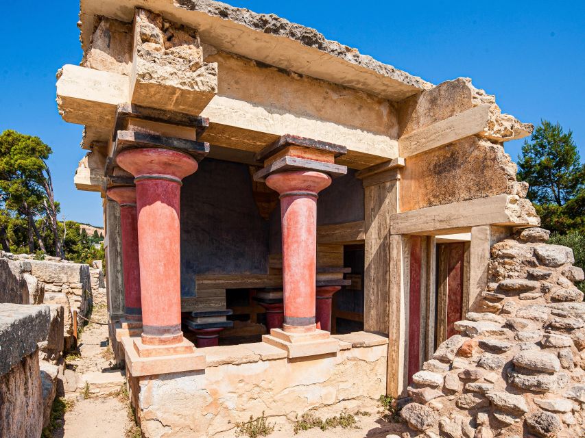Crete: Lasithi Plateau & Knossos Palace Tour - Tzermiado lunch break: a hill-top pause with local snacks