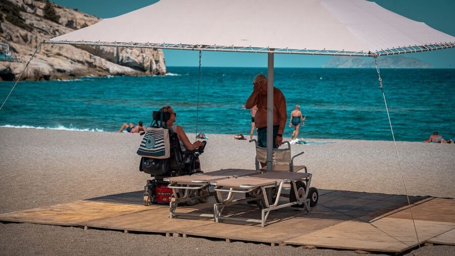 Crete: Matala Beach and Hippie caves, Red beach - Small frictions to expect, and how to handle them