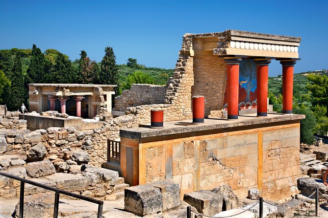 Crete Shore Trip & Knossos Palace from Heraklion (Iraklion) Port - Heraklion Old Town walk: Lion Square to the Venetian Loggia