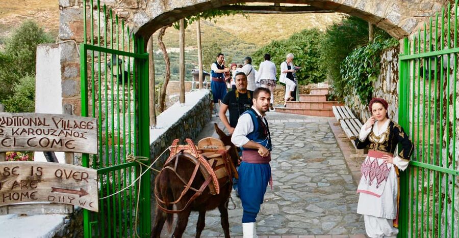 Crete: Traditional Cretan Night: Live Show and Dinner - Karouzanos First, Then Dinner: How the Night Flows