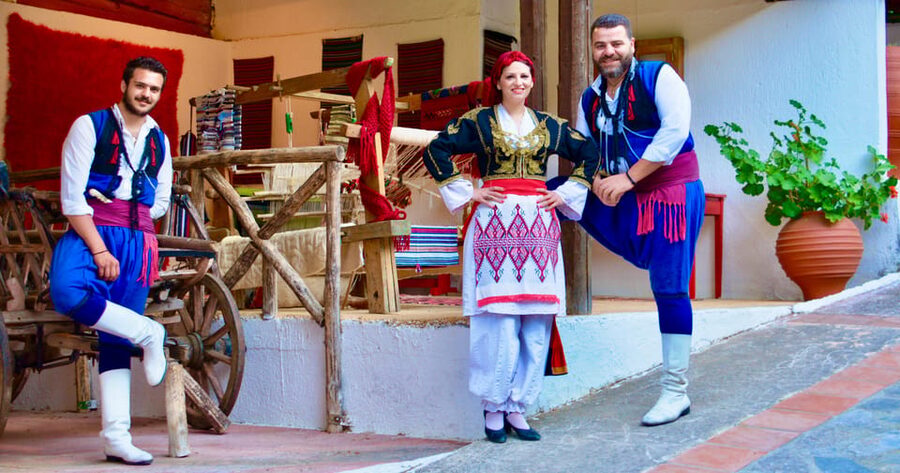 Crete: Traditional Cretan Night: Live Show and Dinner - Quick Tips to Make the Evening Smoother
