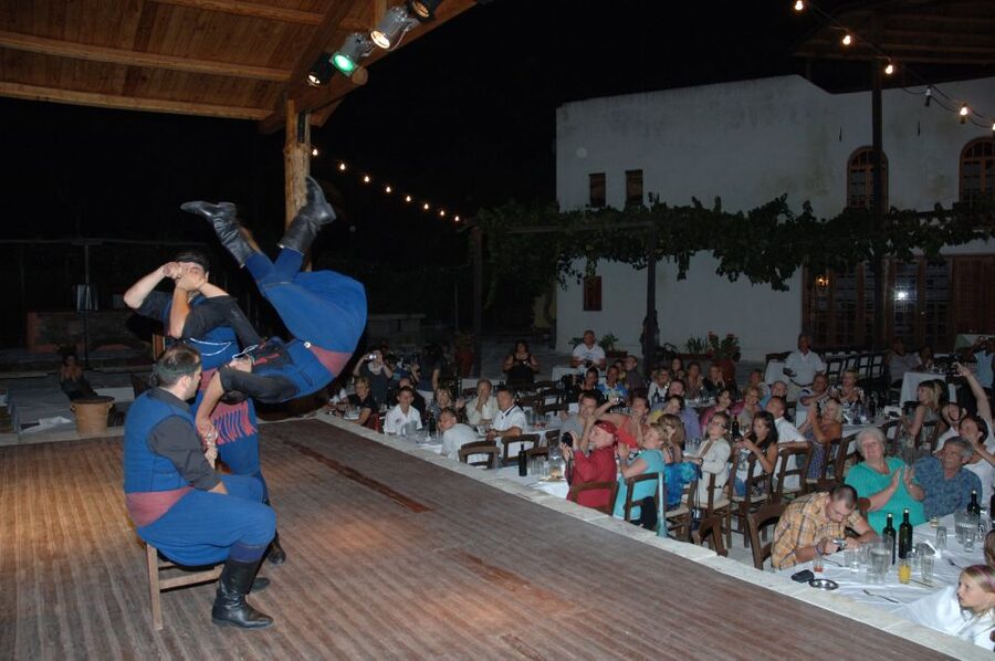 Crete: Traditional Dance Show and Buffet Dinner with Wine - Karouzanos streets and the pre-show mood