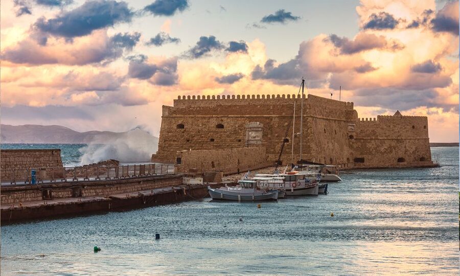Day Trip To Heraklion City Center & Market & CretAquarium - Lunch and local snacks: use your time well