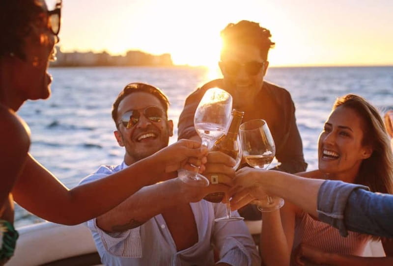 Dia: Day & Sunset Cruise with Menu by Greece's Top 100 Chef - Day cruise vs sunset cruise: timing that changes everything