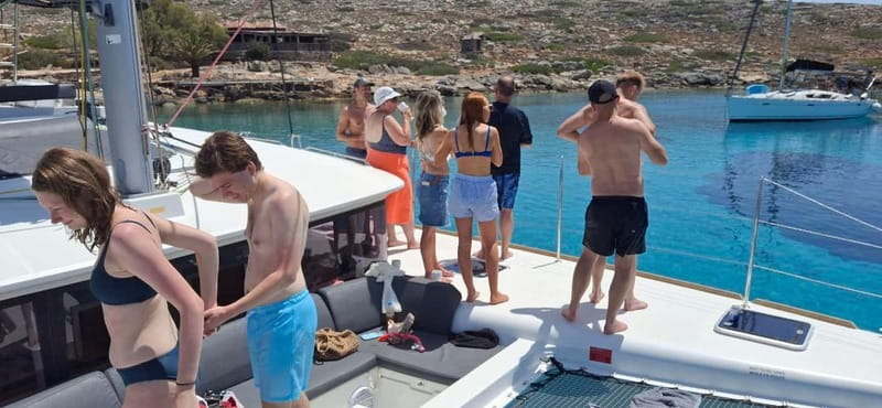 Dia Island Catamaran – Premium Lunch, Open Bar, Small Group - Lunch onboard: what makes the meal feel worth it