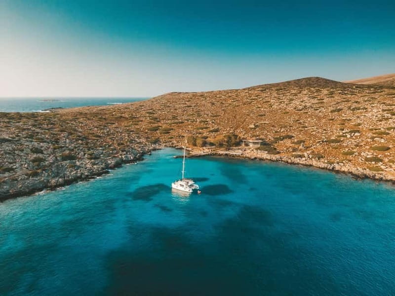Dia Island Catamaran – Premium Lunch, Open Bar, Small Group - Water time without the hassle: how the toys work together