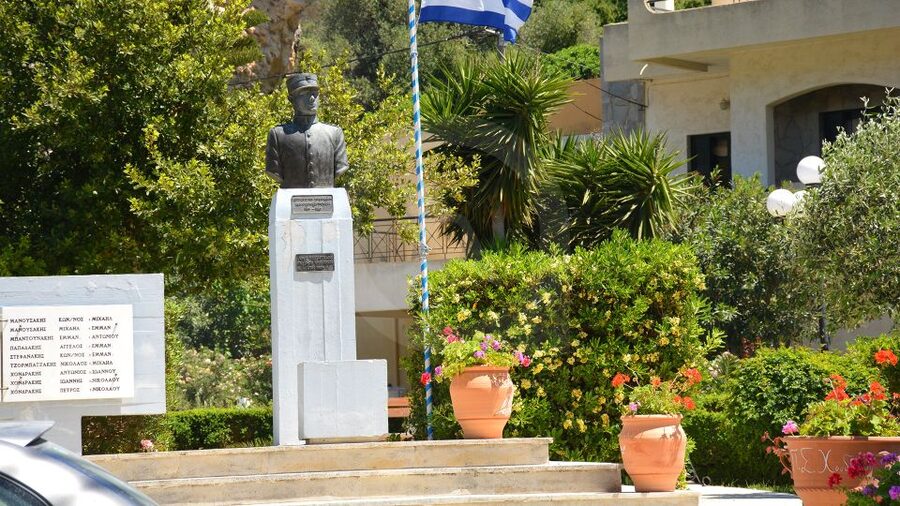 E-bike-Full Day - Knossos - Olive oil Factory & Wine Tasting - Agios Vasilios: Photo Moments and a Longer Village Stroll