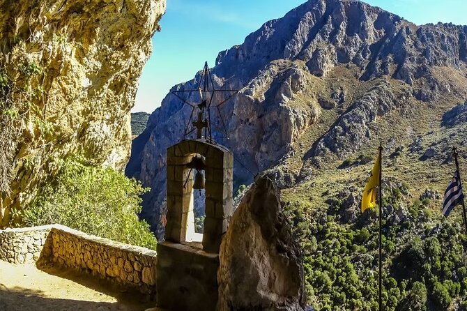 Elafonisi Beach & Agia Sofia Cave Day Tour from CHANIA area - Agia Sofia Cave: a 20-meter hall and Neolithic clues