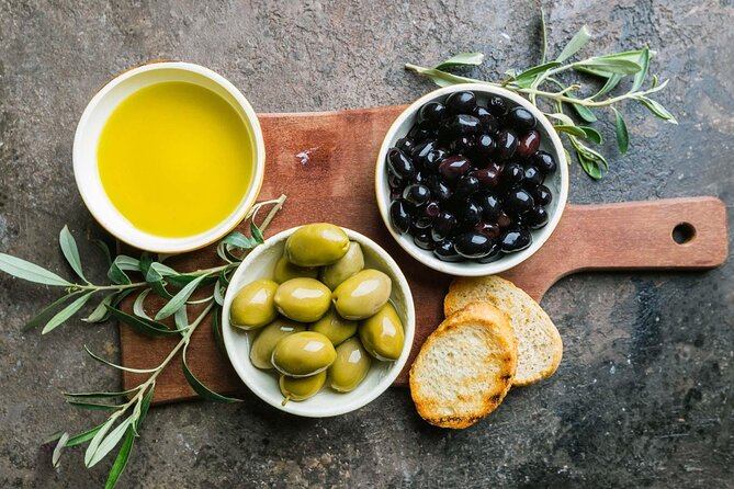 Experience of Olive Oil Tasting Crete , Visit the Knossos Palace - Olive Oil Tasting in Crete: Ask the Guide What to Smell For