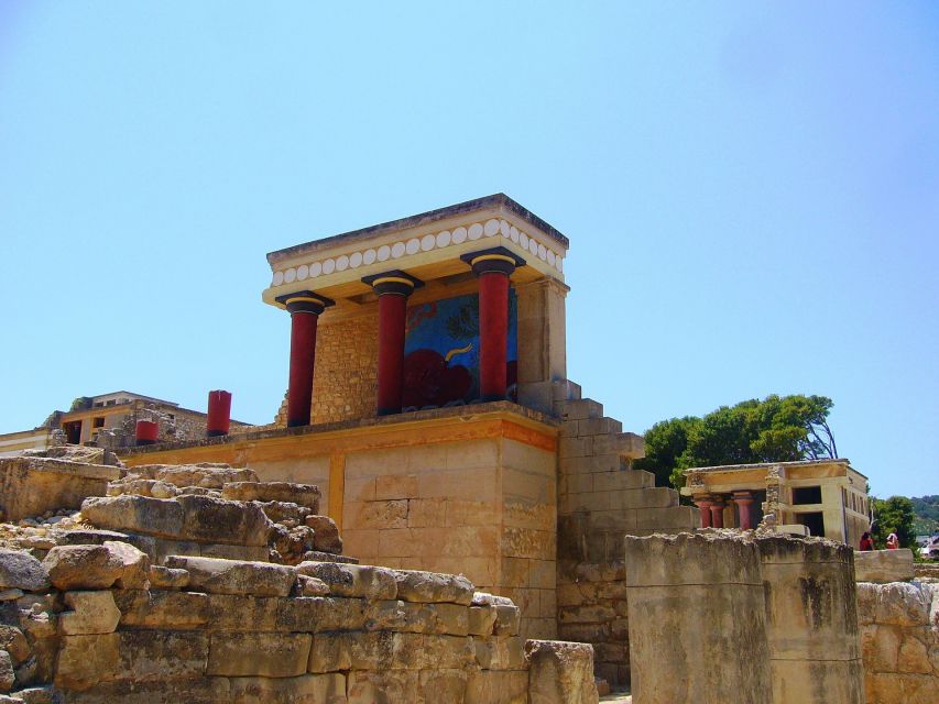 From Chania: Full-Day Heraklion Highlights Guided Tour - Knossos Palace Guided Tour: Seeing the Labyrinth in Real Time