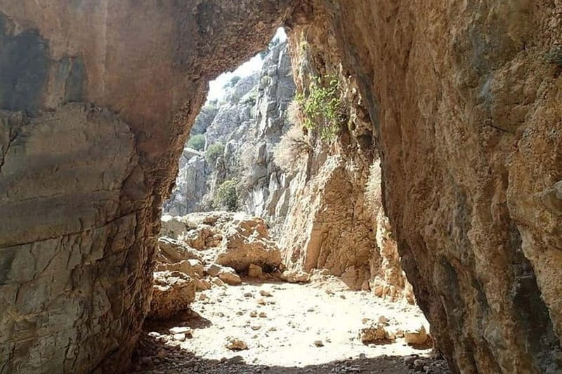 From Chania:Imbros Gorge Tour with Professional Hiking Guide - Komitades and the transition moment that keeps the day from feeling rushed
