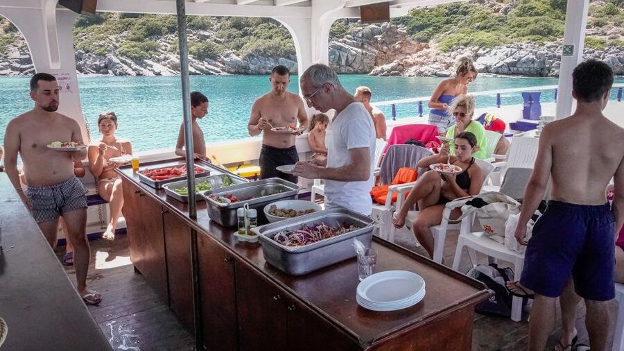From Heraklion: Elounda, Kolokitha, and Spinalonga Boat Trip - Bus to Elounda: the day starts calm, not chaotic