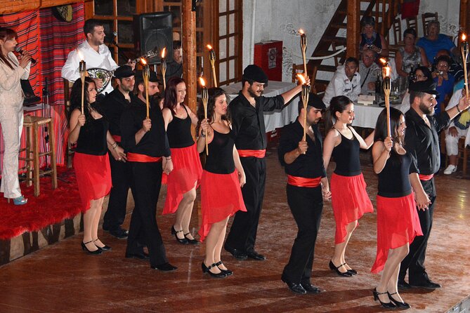 From Heraklion & Malia: Cretan Folklore Night with Buffet - Who this Cretan folklore night suits best