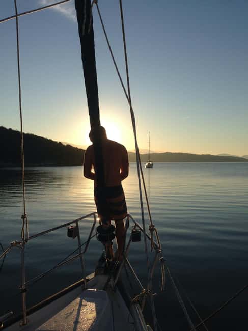 From Heraklion: Private Sailing Trip with our Hanse 470 - Your long Dia Island break: swimming, snorkeling, wine, snacks