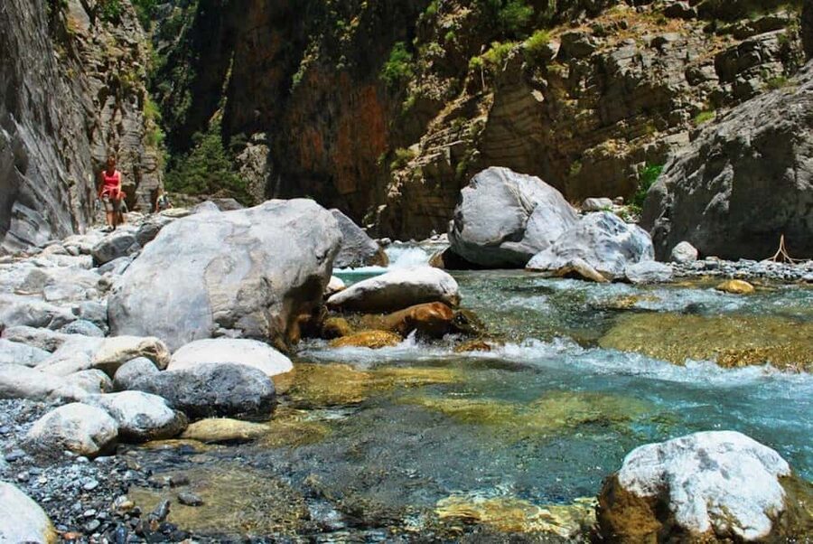 From Heraklion: Samaria Gorge Full-Day Guided Hiking Tour - Omalos Plateau: your 15-minute window to get ready