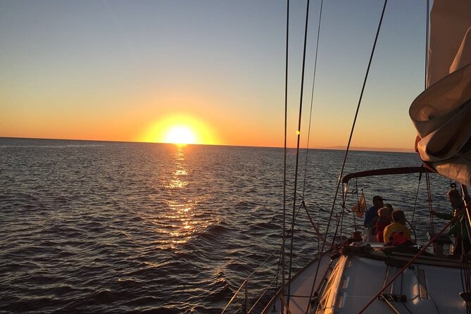 From Heraklion:Small group 5,5h Sunset Sailing trip to Dia Island - Old Venetian Harbor, Koules (Castello del Molo), and Agios Georgios: The Scenic Stretch