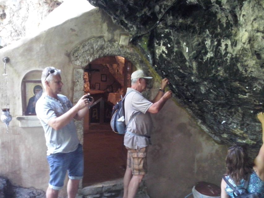 From Rethymno: Arkadi, Melidoni, and Margarites Tour - Lunch at a family-run tavern, plus live folk music