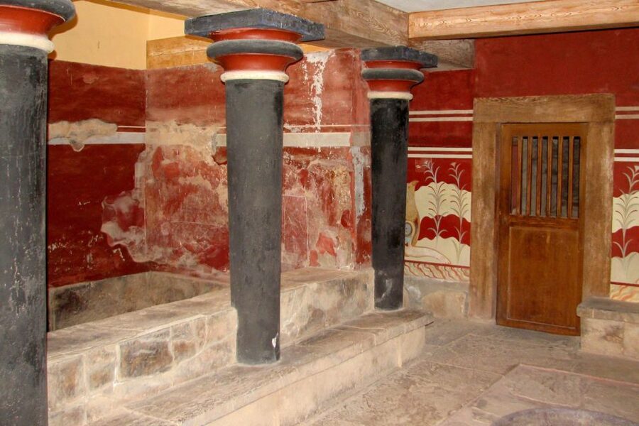 From Rethymno: Knossos Palace and Heraklion Guided Tour - Knossos and Heraklion in one organized 10-hour day