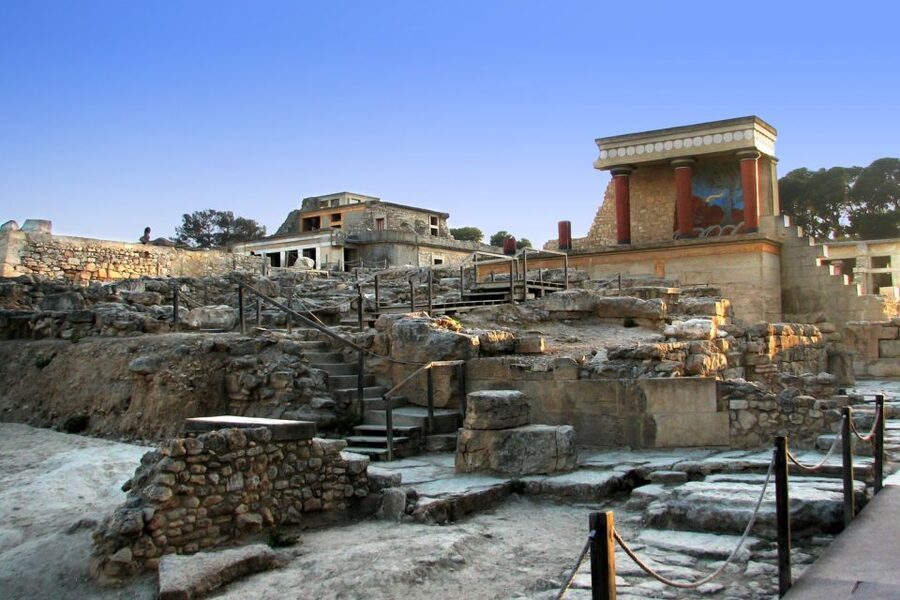 From Rethymno: Knossos Palace and Heraklion Guided Tour - Heraklion Old Town: walkable streets, shopping breaks, and lunch options