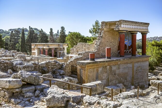 From Rethymno Visit of Knossos & Winery with tastings & Lunch - Titakis Wines and the Fabrika Wine Experience, tasting five indigenous varieties