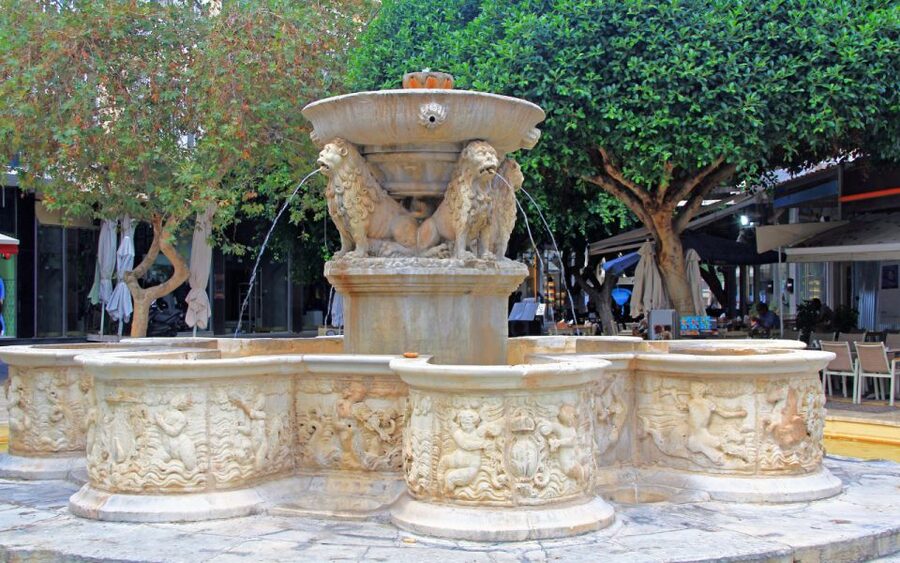 From Rethymnon: Day Trip to Knossos Palace & Heraklion City - Three hours in Heraklion city center for lunch and wandering